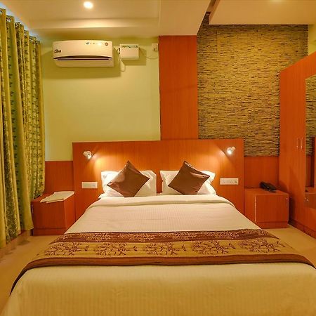Fabhotel The Btm Palace - Btm Layout Nr Gopalan Innovation Mall Bangalore Exterior photo
